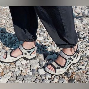 Ecco Yucatan Tan/Black Sport Sandal Size 37